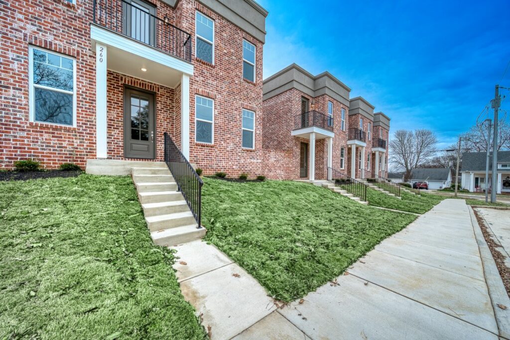 260 E Washington Ave