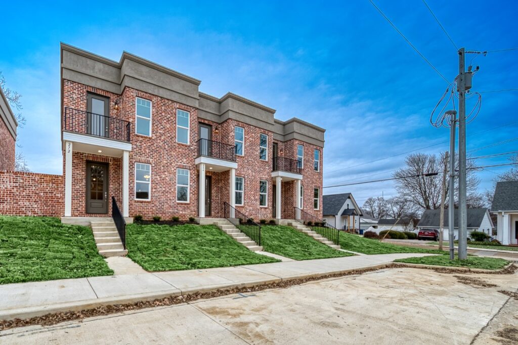 272 E Washington Ave