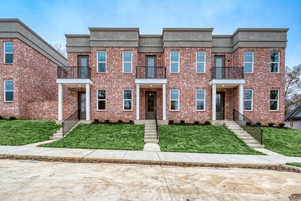 284 E Washington Ave