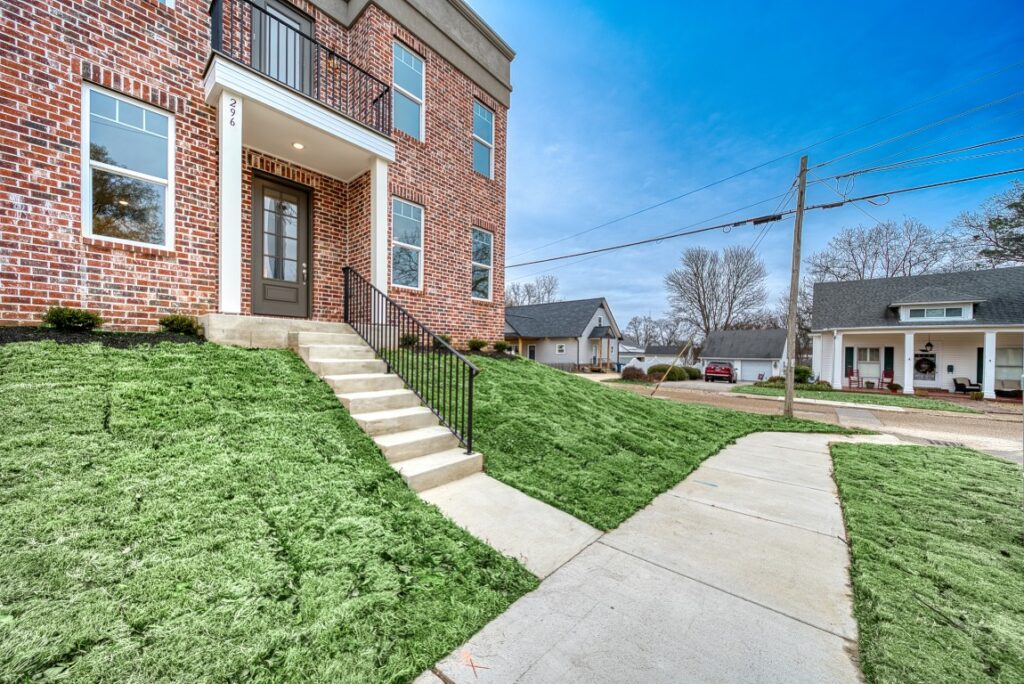 296 E Washington Ave